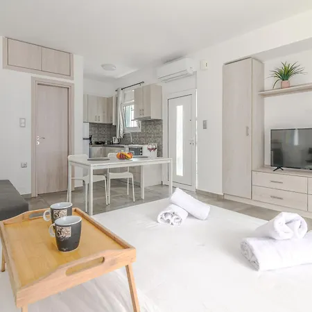 Spacious Flat For Friends & Couples With Balcony Appartement Iraklion
