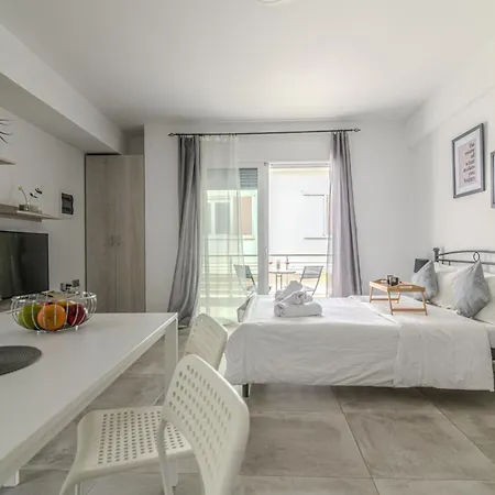 Spacious Flat For Friends & Couples With Balcony Appartement