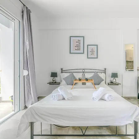 Spacious Flat For Friends & Couples With Balcony *